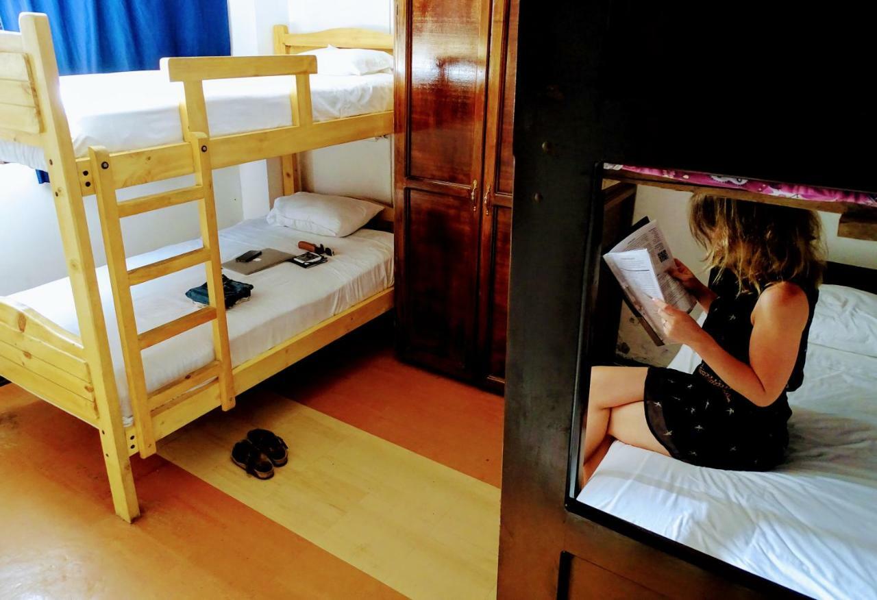 Erupcion Art Hotel & Hostel Баньос Экстерьер фото