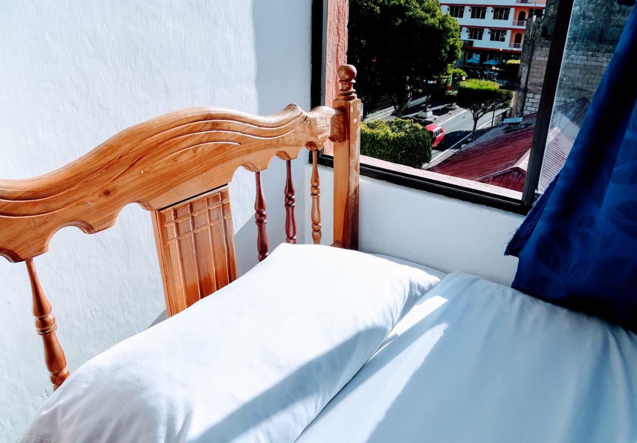 Erupcion Art Hotel & Hostel Баньос Экстерьер фото